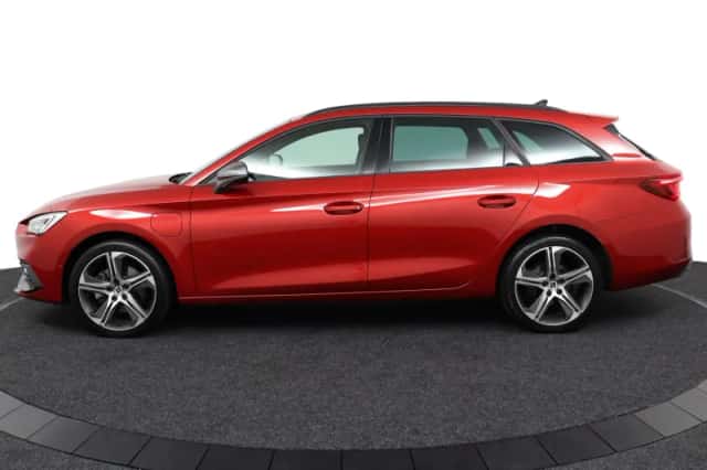 SEAT Leon (2024) thumbnail 2