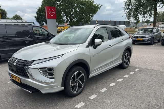 Mitsubishi Eclipse Cross (2022) thumbnail 2