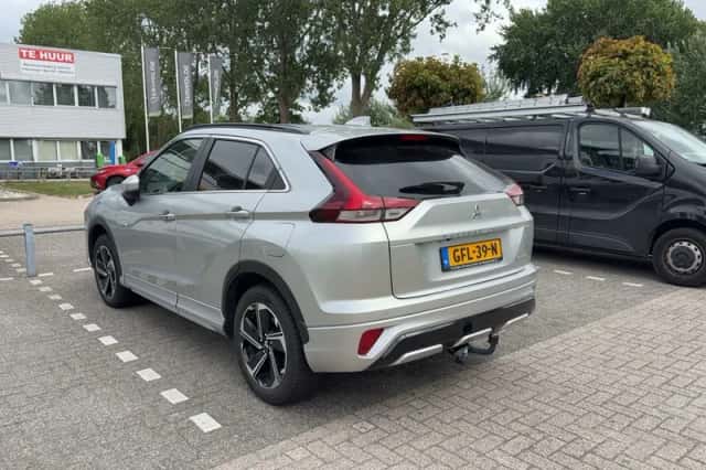 Mitsubishi Eclipse Cross (2022) thumbnail 3