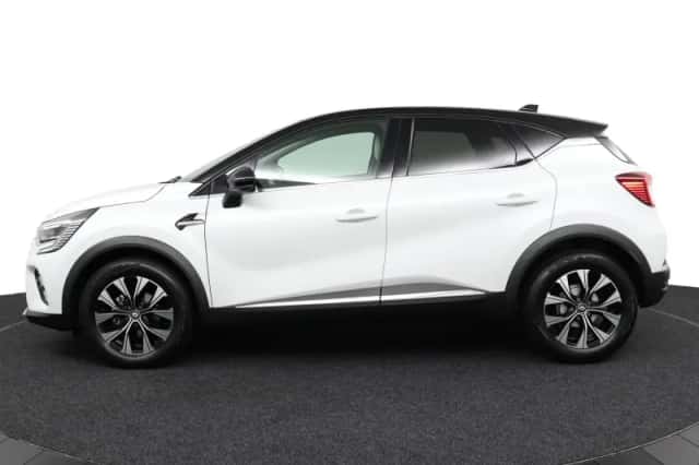 Renault Captur (2023) thumbnail 2