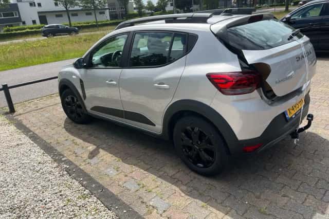 Dacia Sandero Stepway (2023) thumbnail 3