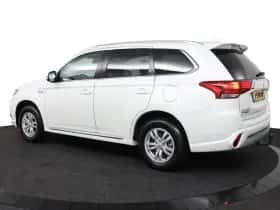 Mitsubishi Outlander (2020) thumbnail 3