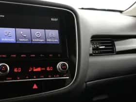 Mitsubishi Outlander (2020) thumbnail 26