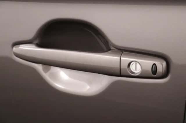 Mitsubishi Outlander (2020) thumbnail 13