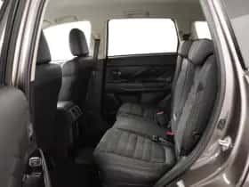 Mitsubishi Outlander (2020) thumbnail 19