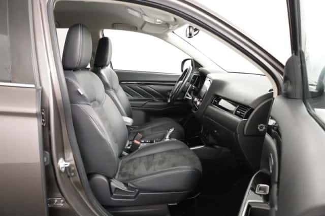Mitsubishi Outlander (2020) thumbnail 21
