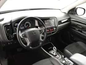Mitsubishi Outlander (2020) thumbnail 23