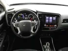 Mitsubishi Outlander (2020) thumbnail 25