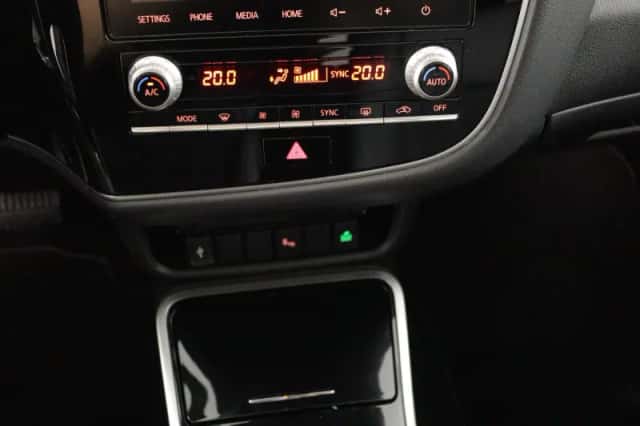 Mitsubishi Outlander (2020) thumbnail 37