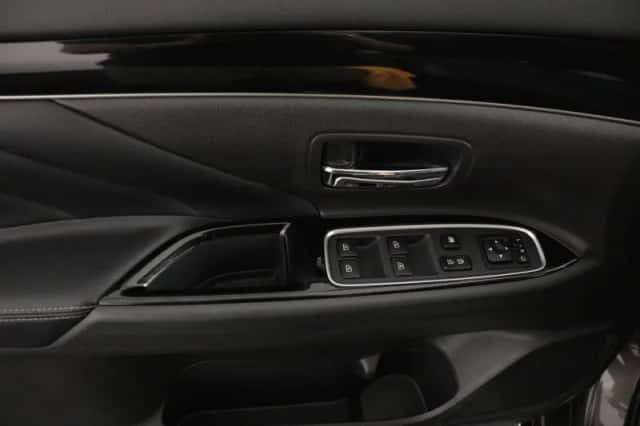 Mitsubishi Outlander (2020) thumbnail 40