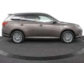 Mitsubishi Outlander (2020) thumbnail 6
