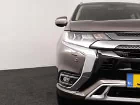 Mitsubishi Outlander (2020) thumbnail 9