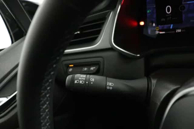 Renault Captur (2025) thumbnail 23