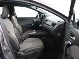 Renault Captur (2025) thumbnail 17