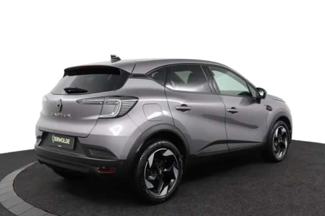 Renault Captur (2025) thumbnail 2
