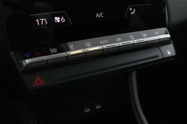 Renault Captur (2025) thumbnail 6