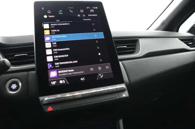 Renault Captur (2025) thumbnail 6