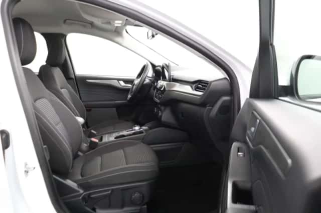 Ford Kuga (2022) thumbnail 16