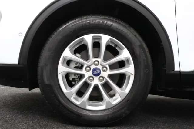 Ford Kuga (2022) thumbnail 29