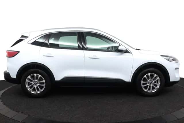 Ford Kuga (2022) thumbnail 9