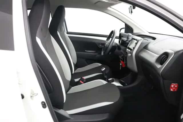 Toyota Aygo (2018) thumbnail 21