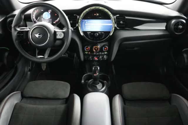 MINI Cooper (2024) thumbnail 30