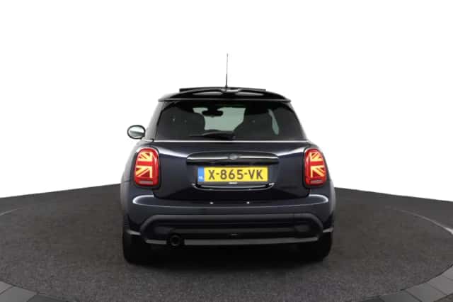 MINI Cooper (2024) thumbnail 4
