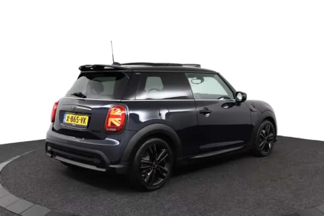 MINI Cooper (2024) thumbnail 5