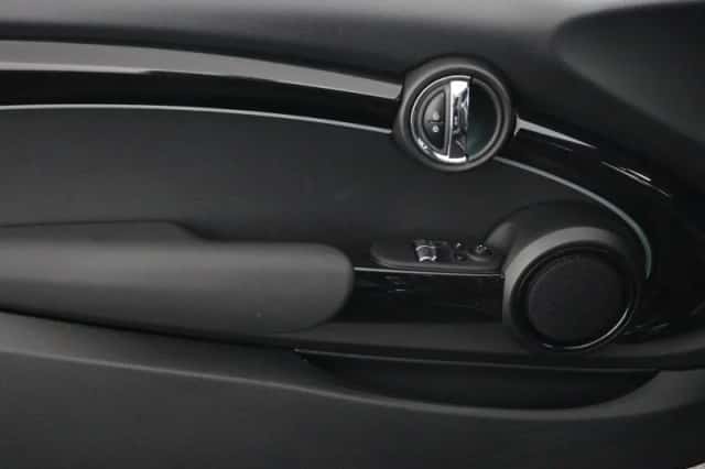 MINI Cooper (2024) thumbnail 53