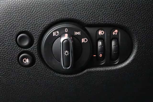 MINI Cooper (2024) thumbnail 56