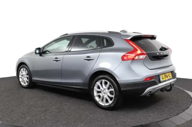 Volvo V40 (2019) thumbnail 3