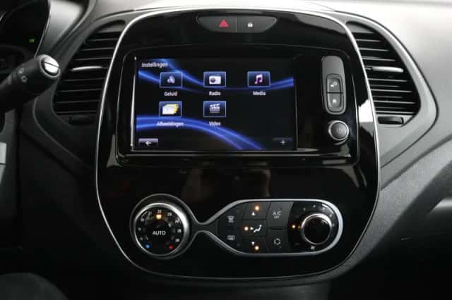 Renault Captur (2019) thumbnail 58