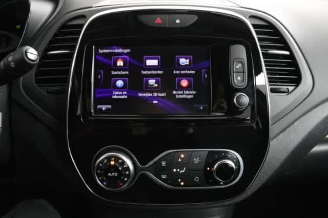 Renault Captur (2019) thumbnail 65
