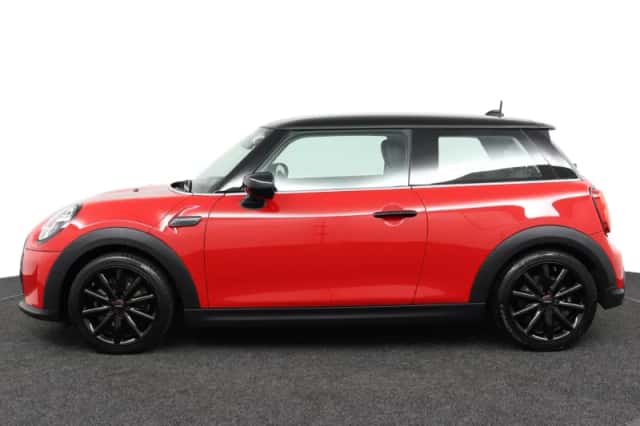 MINI Cooper (2022) thumbnail 2