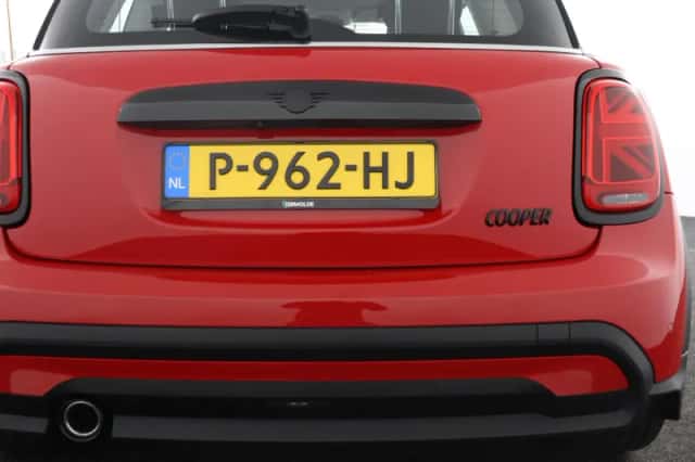MINI Cooper (2022) thumbnail 14