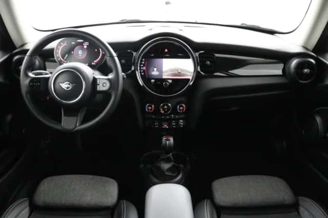 MINI Cooper (2022) thumbnail 26