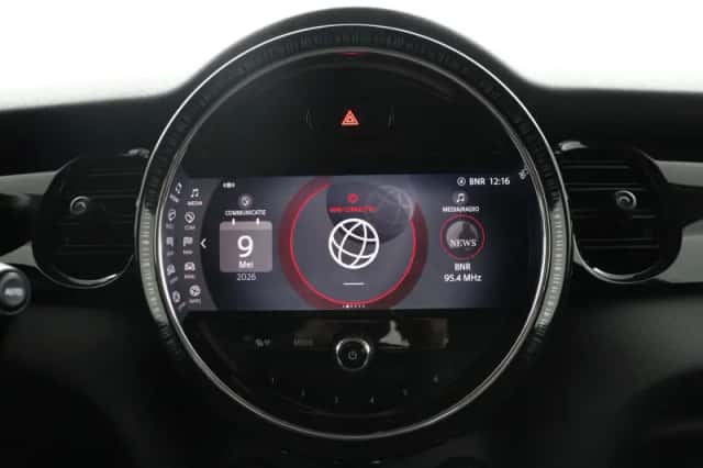 MINI Cooper (2022) thumbnail 38