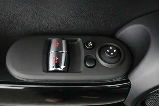 MINI Cooper (2022) thumbnail 56