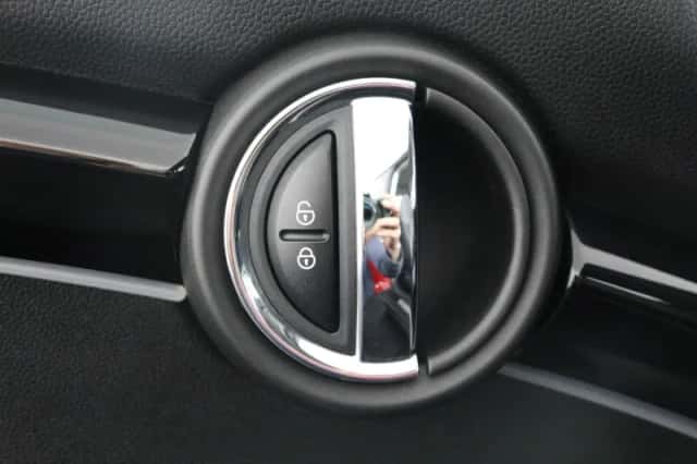 MINI Cooper (2022) thumbnail 57