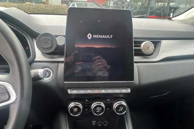 Renault Captur (2021) thumbnail 11