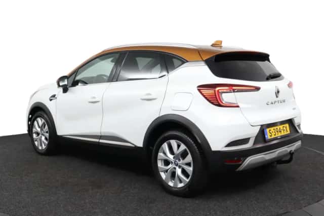 Renault Captur (2021) thumbnail 3
