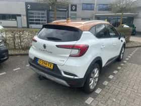 Renault Captur (2021) thumbnail 4