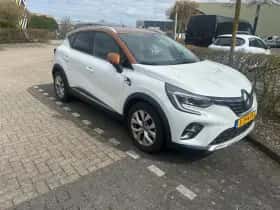 Renault Captur (2021) thumbnail 5