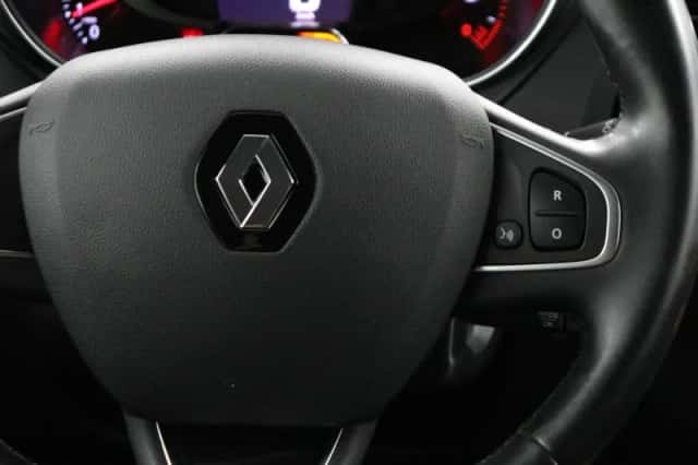Renault Captur (2017) thumbnail 27