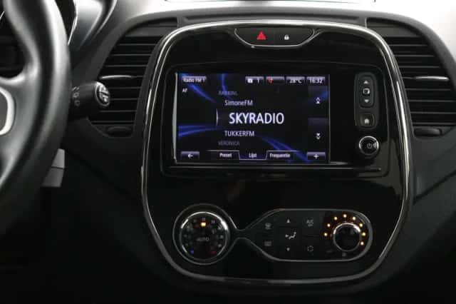 Renault Captur (2017) thumbnail 31