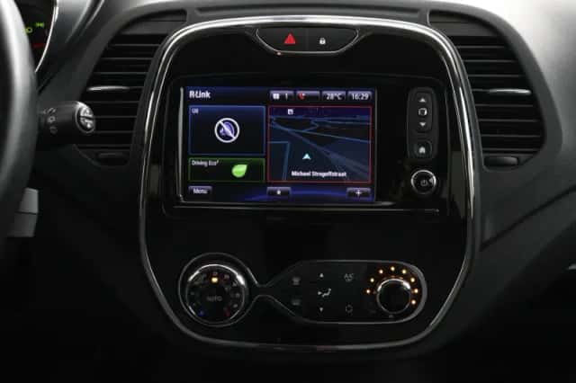 Renault Captur (2017) thumbnail 36