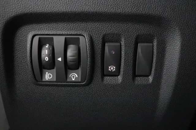 Renault Captur (2017) thumbnail 40