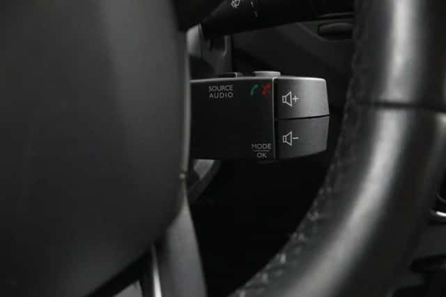 Renault Captur (2017) thumbnail 44