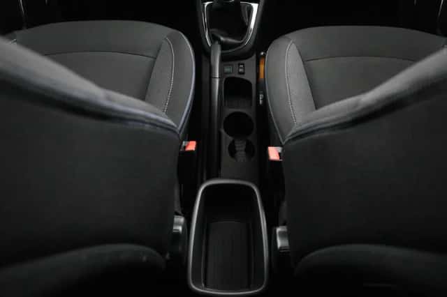 Renault Captur (2017) thumbnail 48