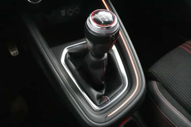 Renault Clio (2020) thumbnail 19